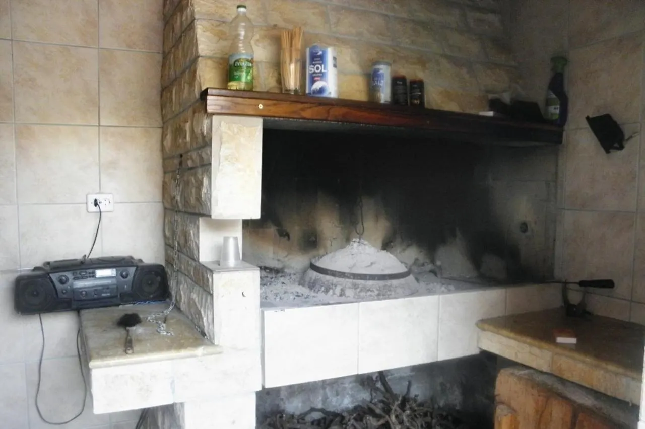 Apartment Povljana 6298B