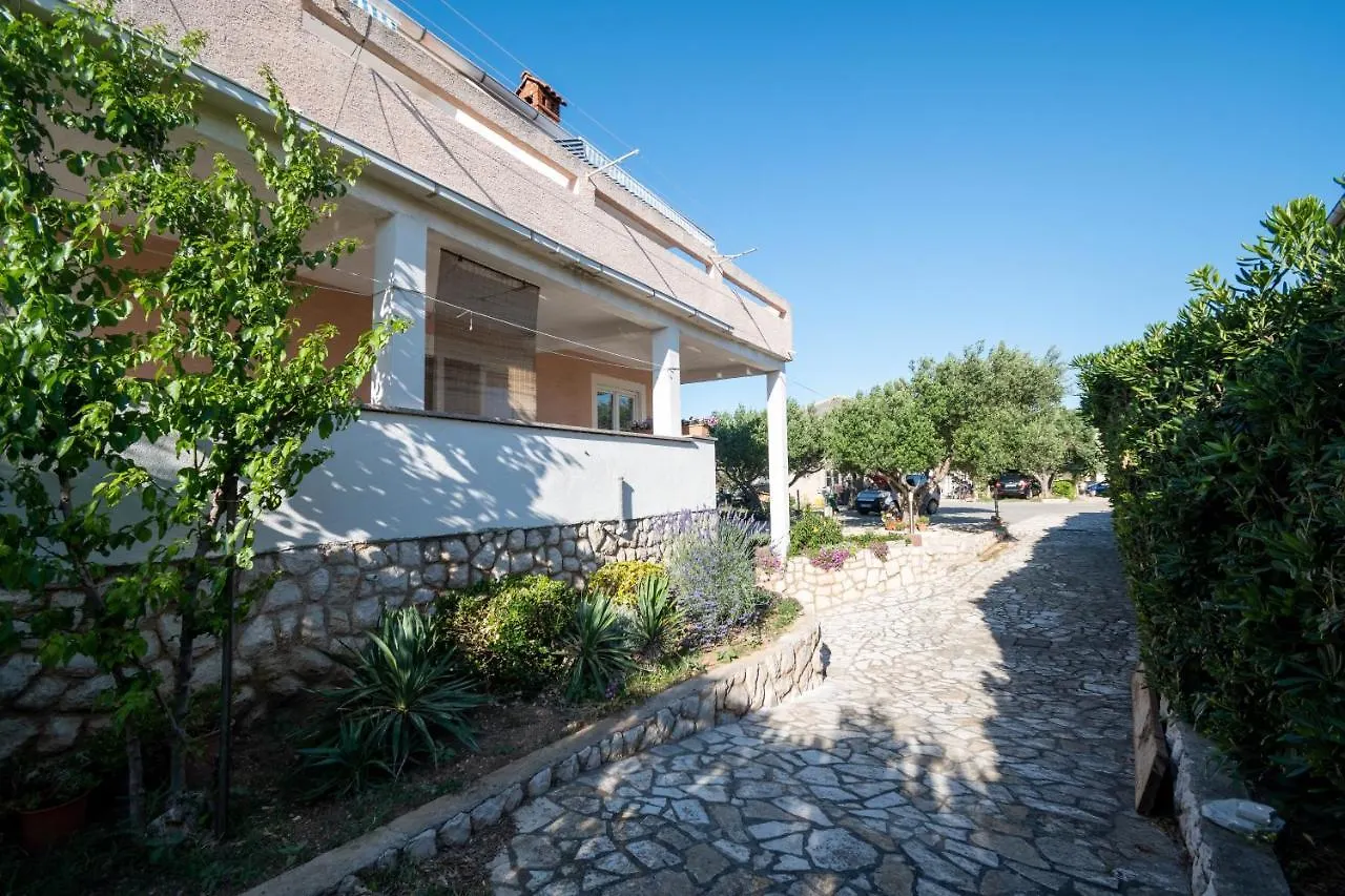 Apartment Povljana 6298B Croatia