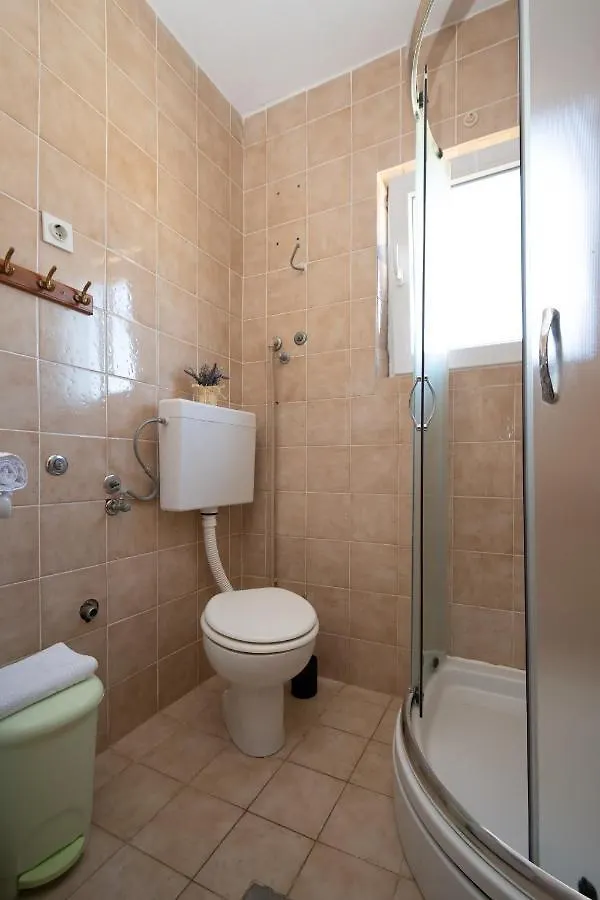 Apartment Povljana 6298B