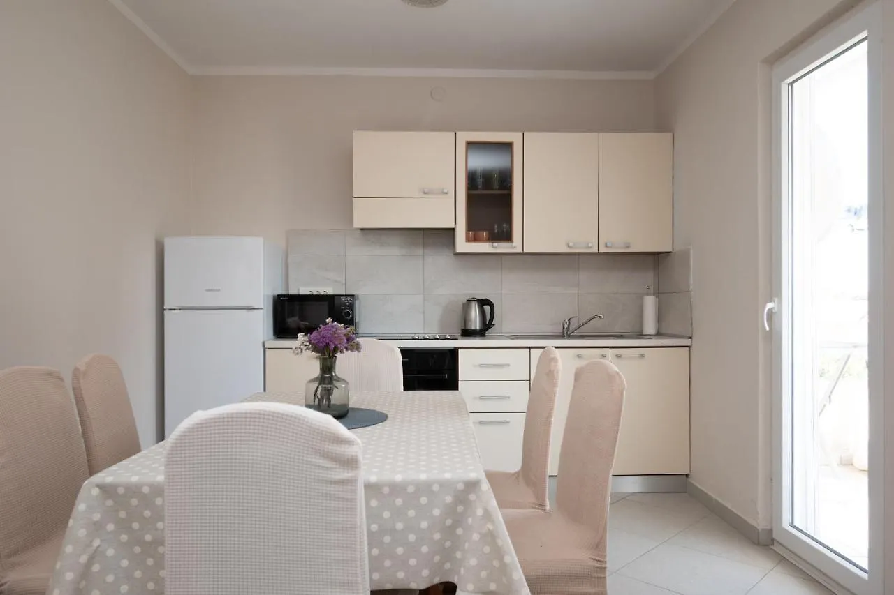 Apartment Povljana 6298B Croatia